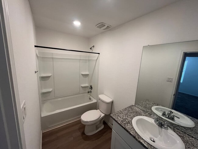Building Photo - Two story, 4 bed 2.5 bath 2022 Build
