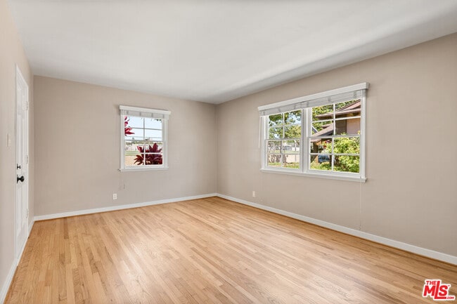 Building Photo - 6542 W 80th Pl