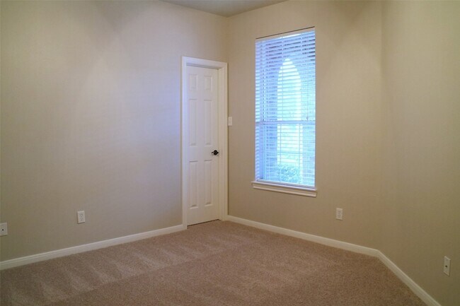 Building Photo - 22017 Royal Timbers Dr