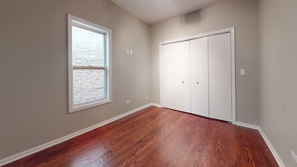 Building Photo - 2103 W Fletcher St