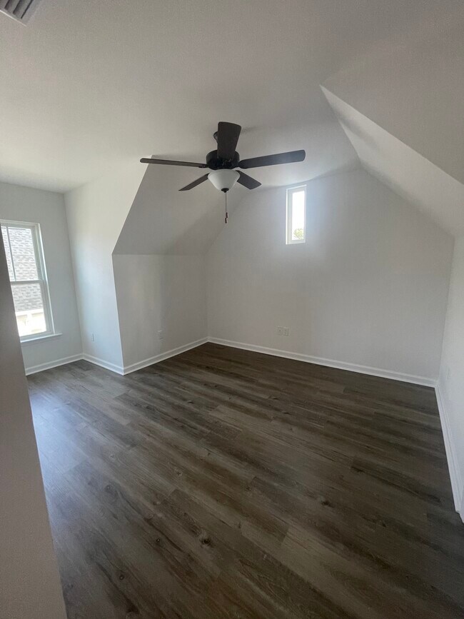 Building Photo - 3645 Meadow Hill Rd