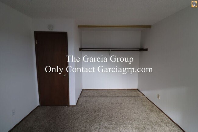 Building Photo - 3712 S Kelly Ave