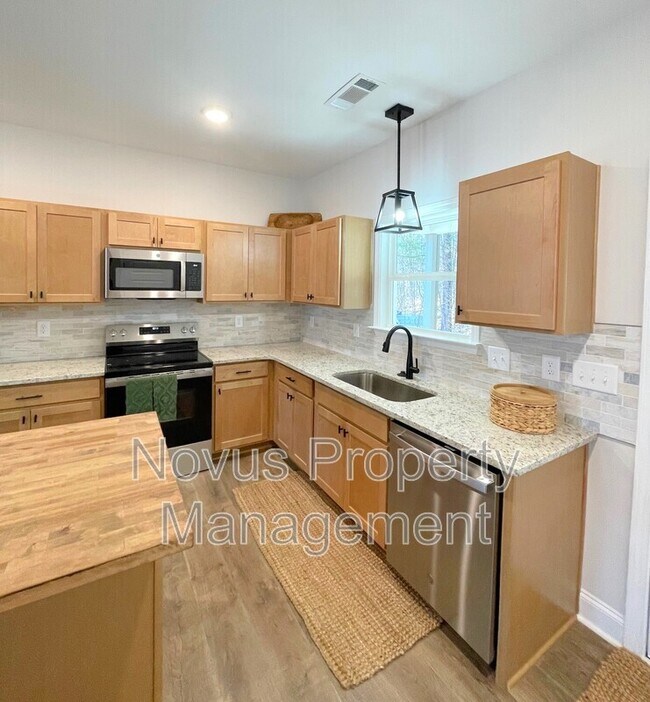 Building Photo - 111 Crestpoint Rd