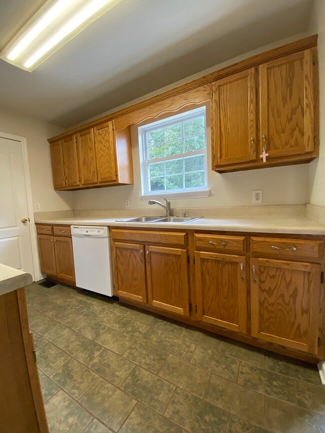 Building Photo - 7012 Bettis Acres Dr