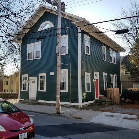 Building Photo - 32 Farewell St