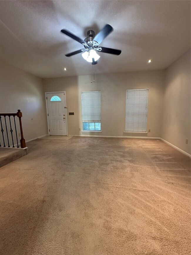 Building Photo - 2910 Grants Lake Blvd