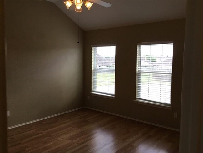 Building Photo - 6205 Ozark Tr