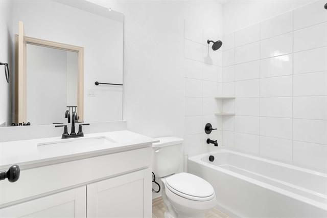 Building Photo - 508 Parkside Dr