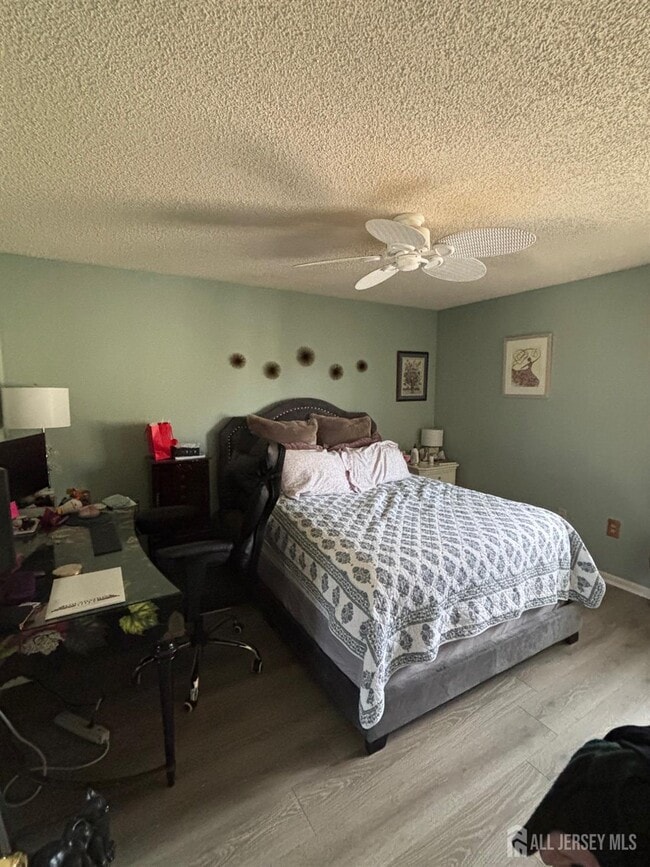 Building Photo - 1700 Ravens Crest Dr