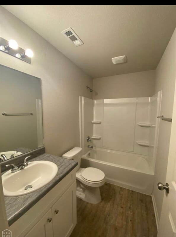 Building Photo - 4012 Willow Pointe Dr