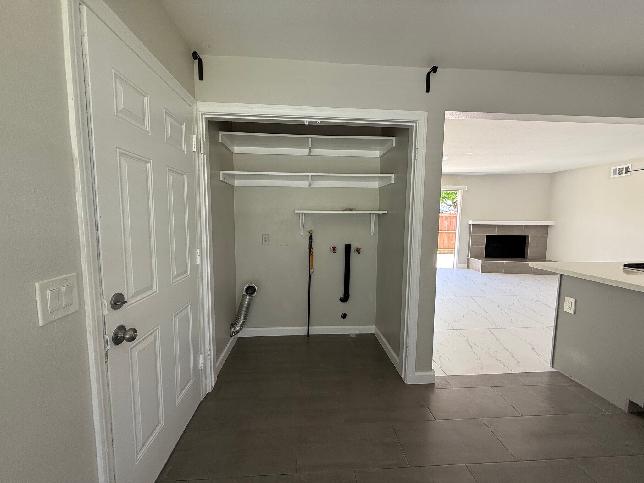 Building Photo - 11092 S Dallas Dr