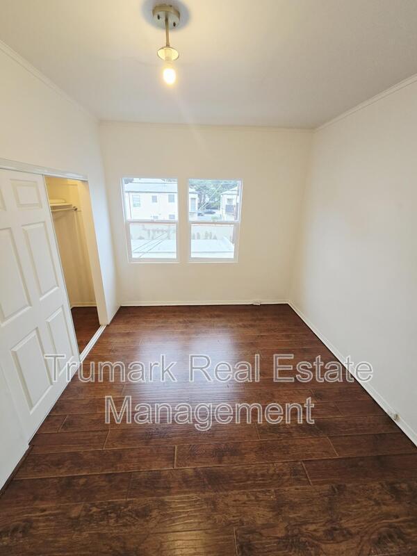 Building Photo - 4315 Avocado St