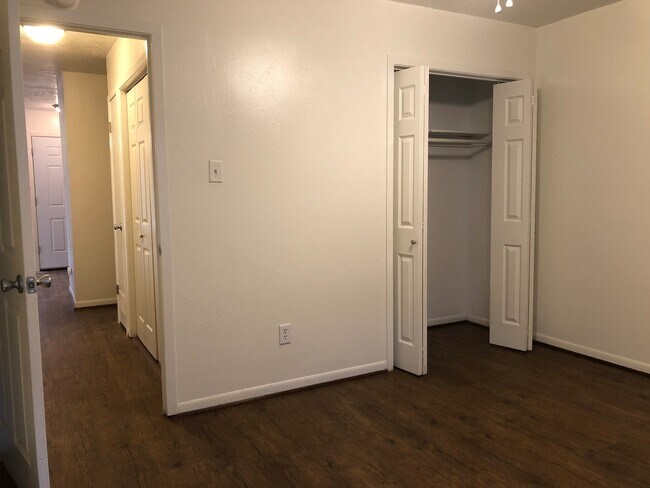 Building Photo - 3611CH