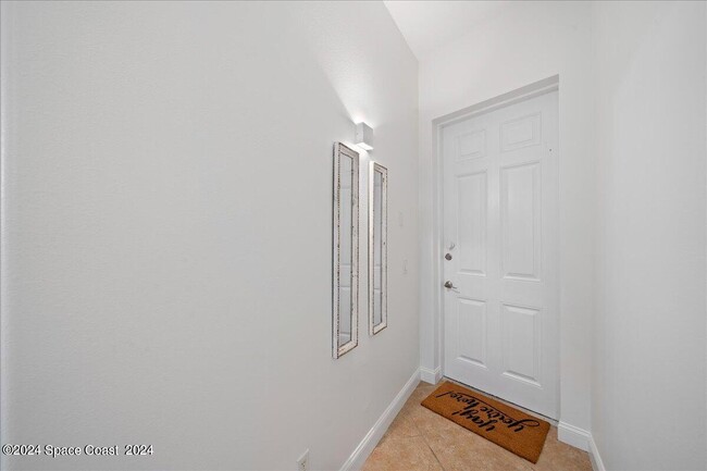 Building Photo - 601 N Miramar Ave