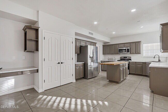 Building Photo - 485 Jeweled Mesa Ct