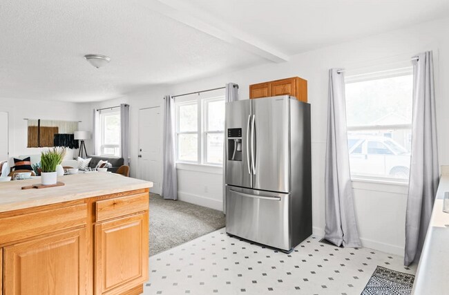 Building Photo - 1905 5th St S