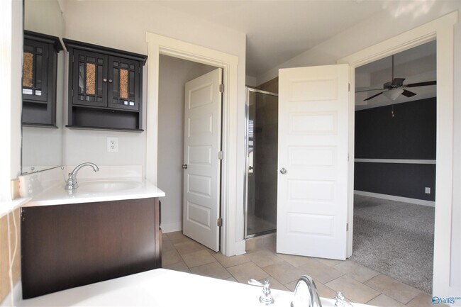 Building Photo - 6007 Stonewater Ct