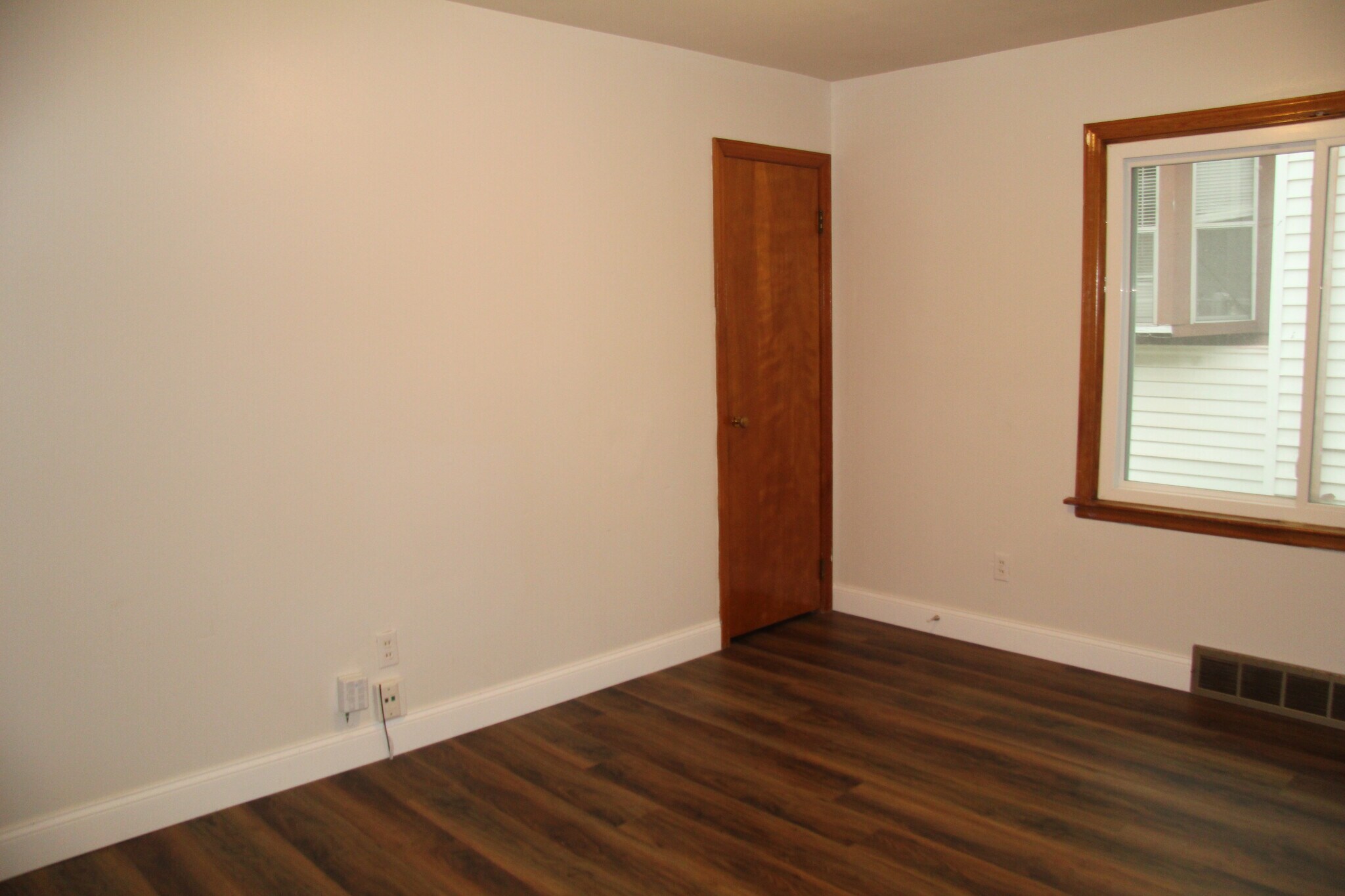 Building Photo - 7837 Elton St