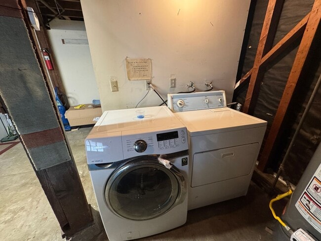 Building Photo - Charming Parkside Upper Flat w/ Garage Parking - $4,250/Mo