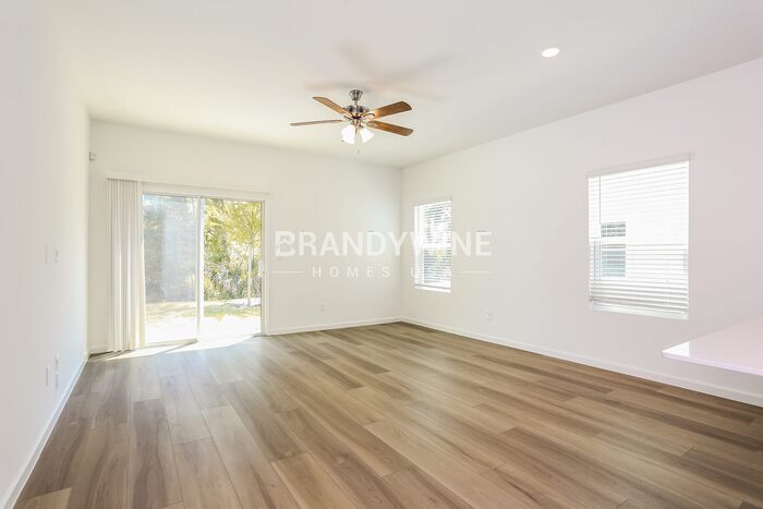 Building Photo - 641 Holly Lks Dr
