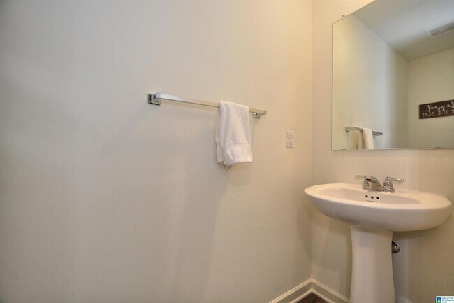 Building Photo - 6558 Creek Cir