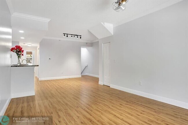 Building Photo - 5960 W Sample Rd
