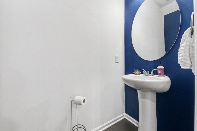 Building Photo - 188 Woodward Rd