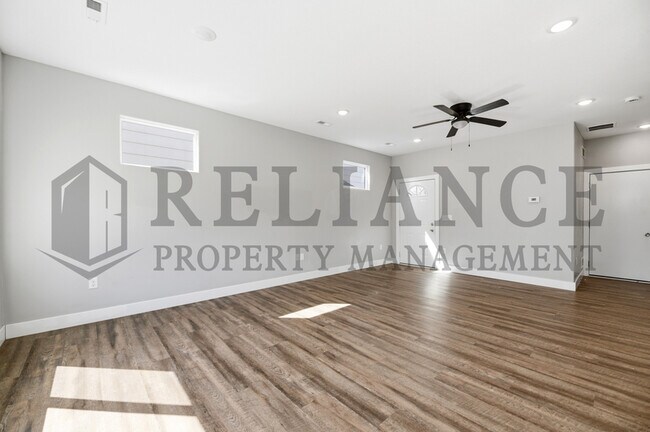 Building Photo - 4515 E 45th St N