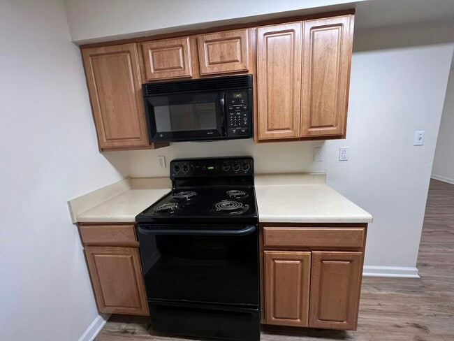 Building Photo - 3514 E Richmond Rd