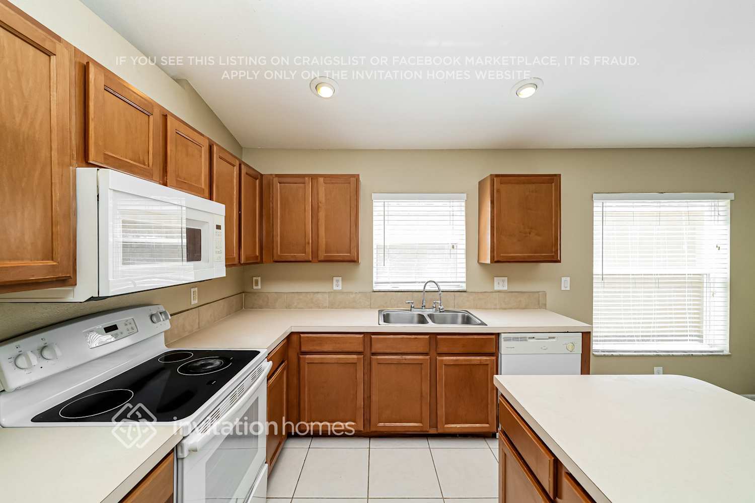 Building Photo - 8015 Alamosa Wood Ave