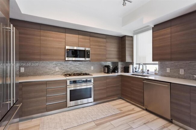 Building Photo - 101 N Shore Dr