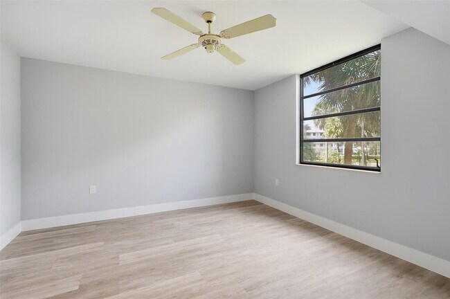 Building Photo - 1717 Whitehall Dr