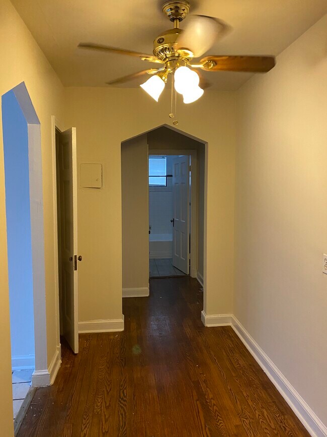 Building Photo - 1800 Shepherd St NE