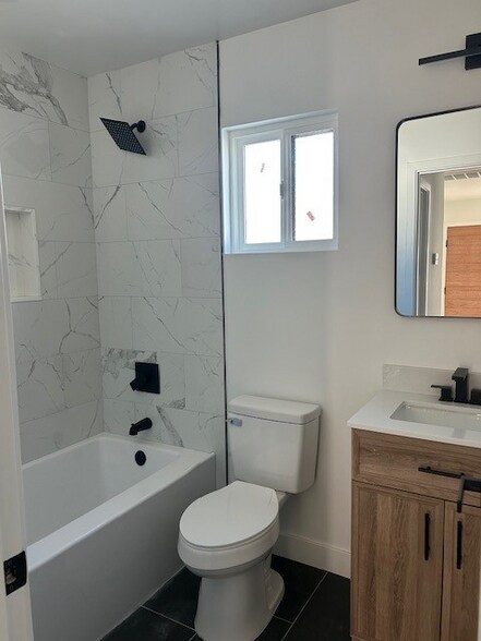 Building Photo - 13344 Hubbard St