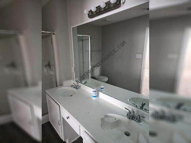 Building Photo - 3608 Garden Springs Dr