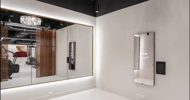 Building Photo - 212 Stuart St