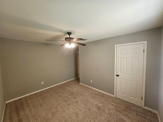 Building Photo - 908 Greenbriar Street