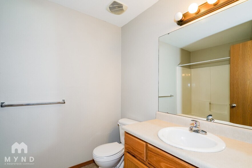 Building Photo - 3634 S Sulgrove Ave