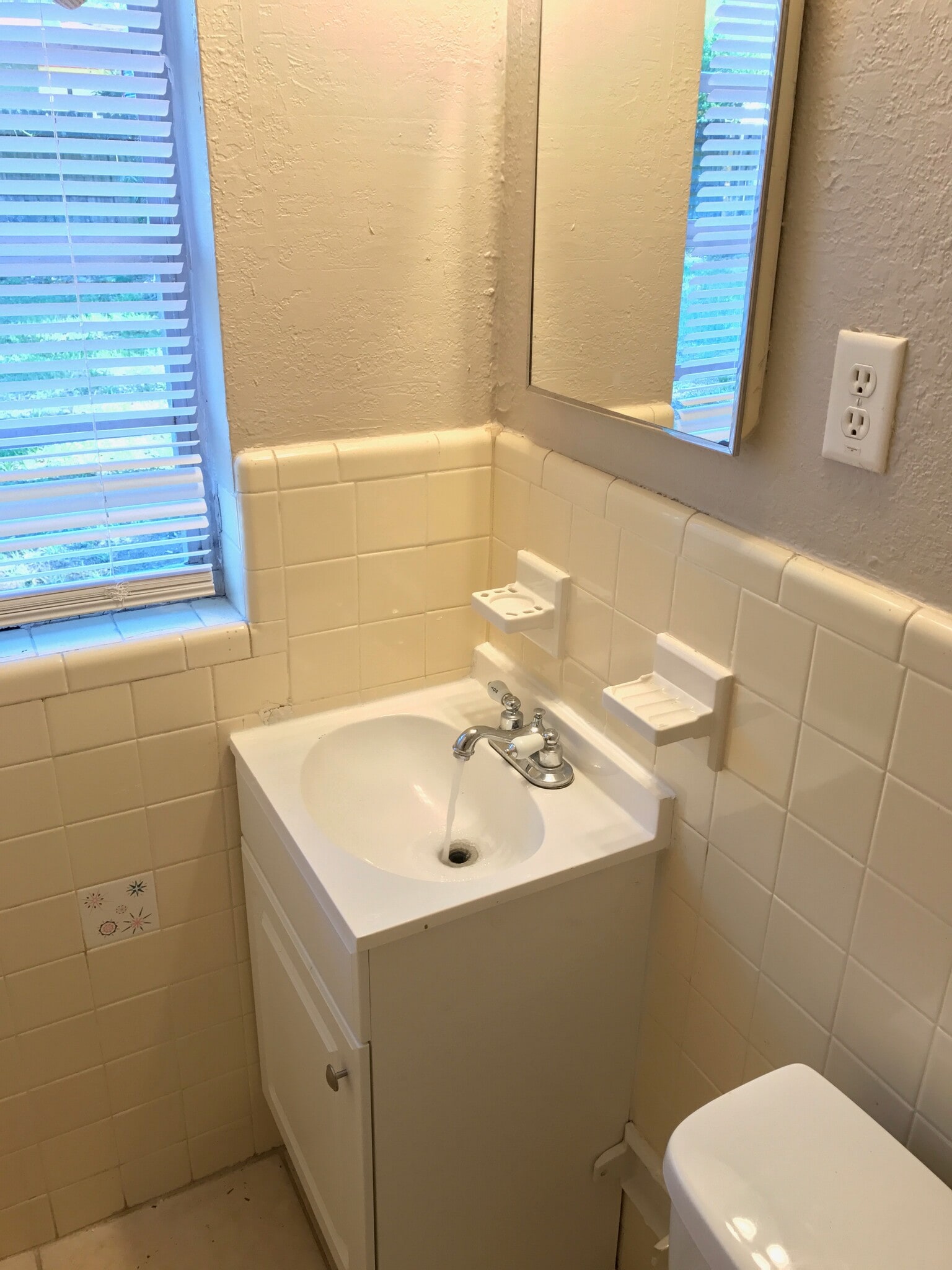 Building Photo - 3217 e Jean St