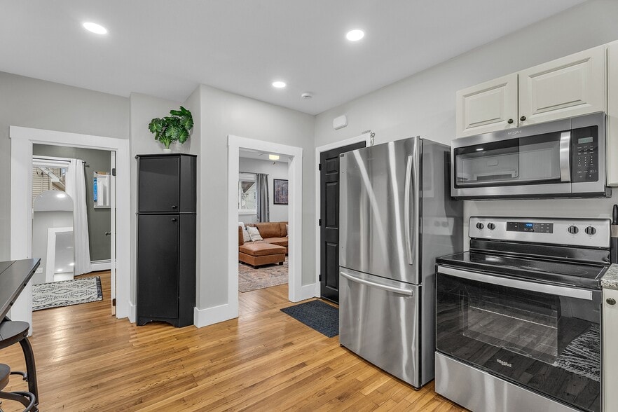 Building Photo - 4 Mc Gregor St