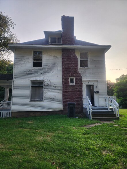 Building Photo - 1042 W Prairie Ave