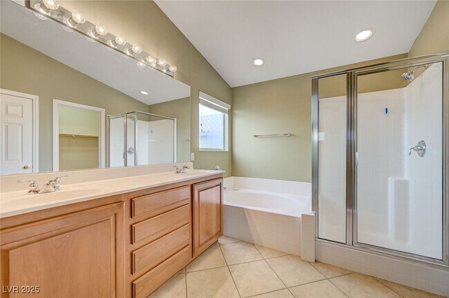 Building Photo - 9408 Santana Siesta Ave