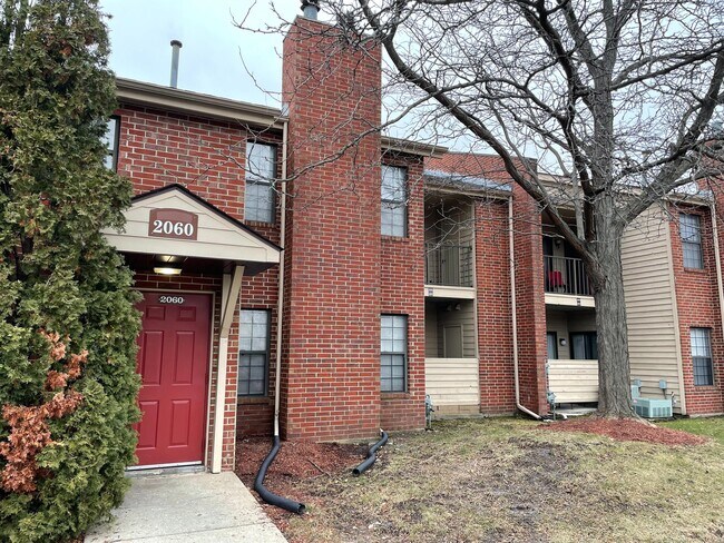 Primary Photo - 2060 N Rand Rd