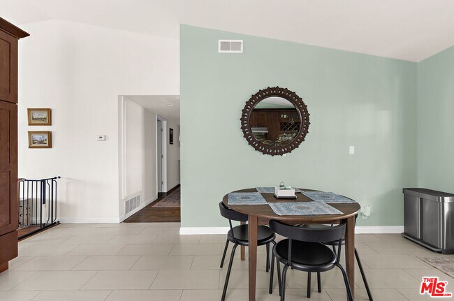 Building Photo - 13223 Arabella St