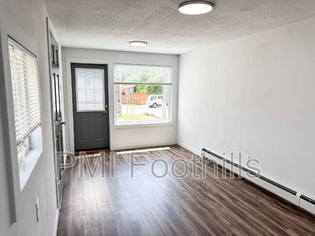 Building Photo - 825 E Dartmouth Ave
