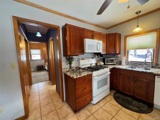 Building Photo - 19 Schultz Ln