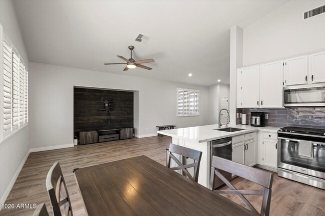 Building Photo - 6681 W Dublin Ln