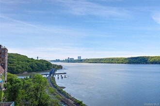 Building Photo - 2521 Palisade Ave