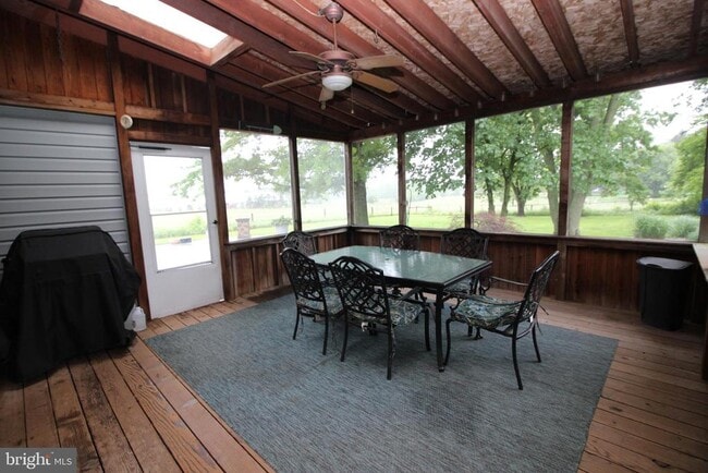Building Photo - 336 Cowpath Rd