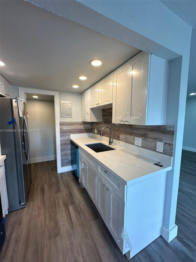 Building Photo - 6601 Winfield Blvd